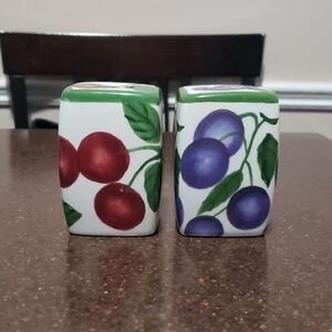 Tabletops Unlimited Sorbet Shakers with Grapes and Cherries, Vtg Salt and Pepper